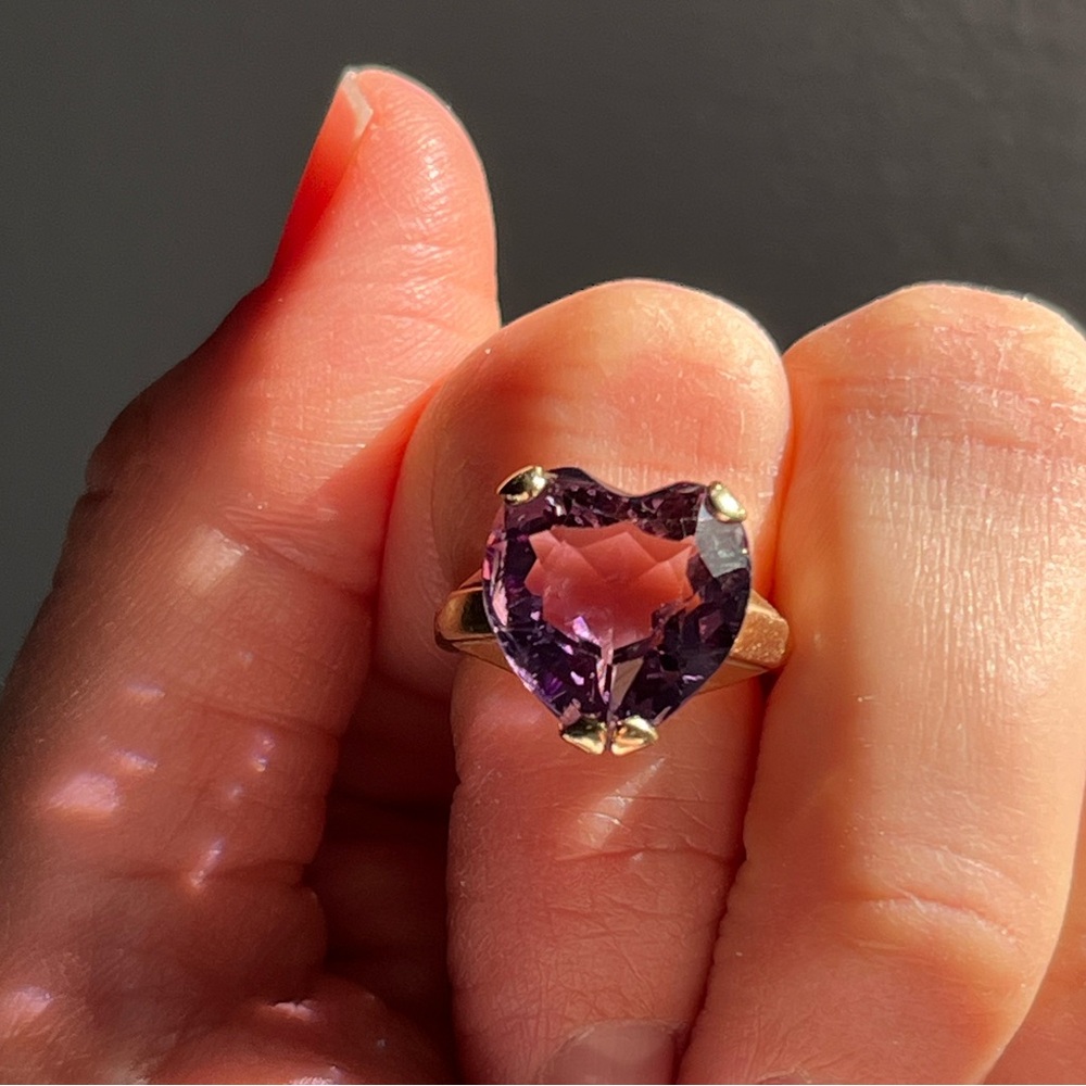 5.3 Grams 14K Yellow Gold Amethyst Heart Ring- Size 5 - Picture 7 of 15